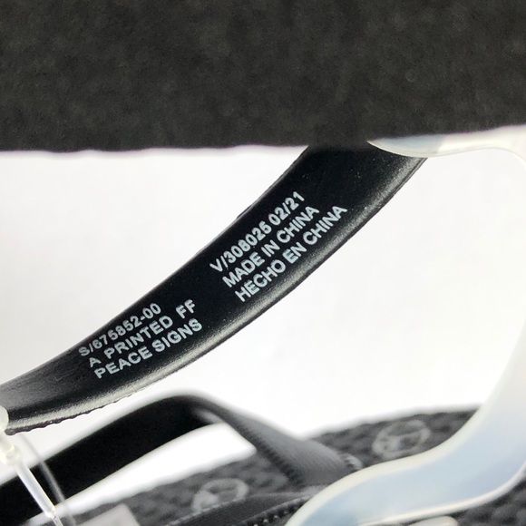 3/$15 NEW OLD NAVY Flip Flop Peace Sandals Kids - Picture 5 of 16